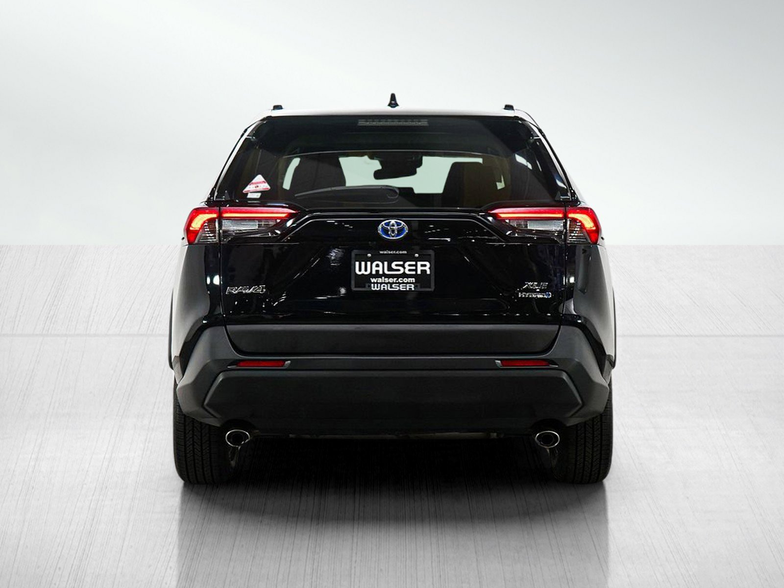 Used 2020 Toyota RAV4 XLE w/ Convenience Package image 4