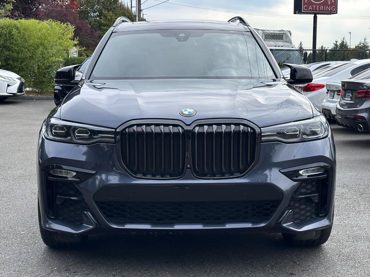 Used 2022 BMW X7 xDrive40i w/ M Sport Package AWD/4WD image 51