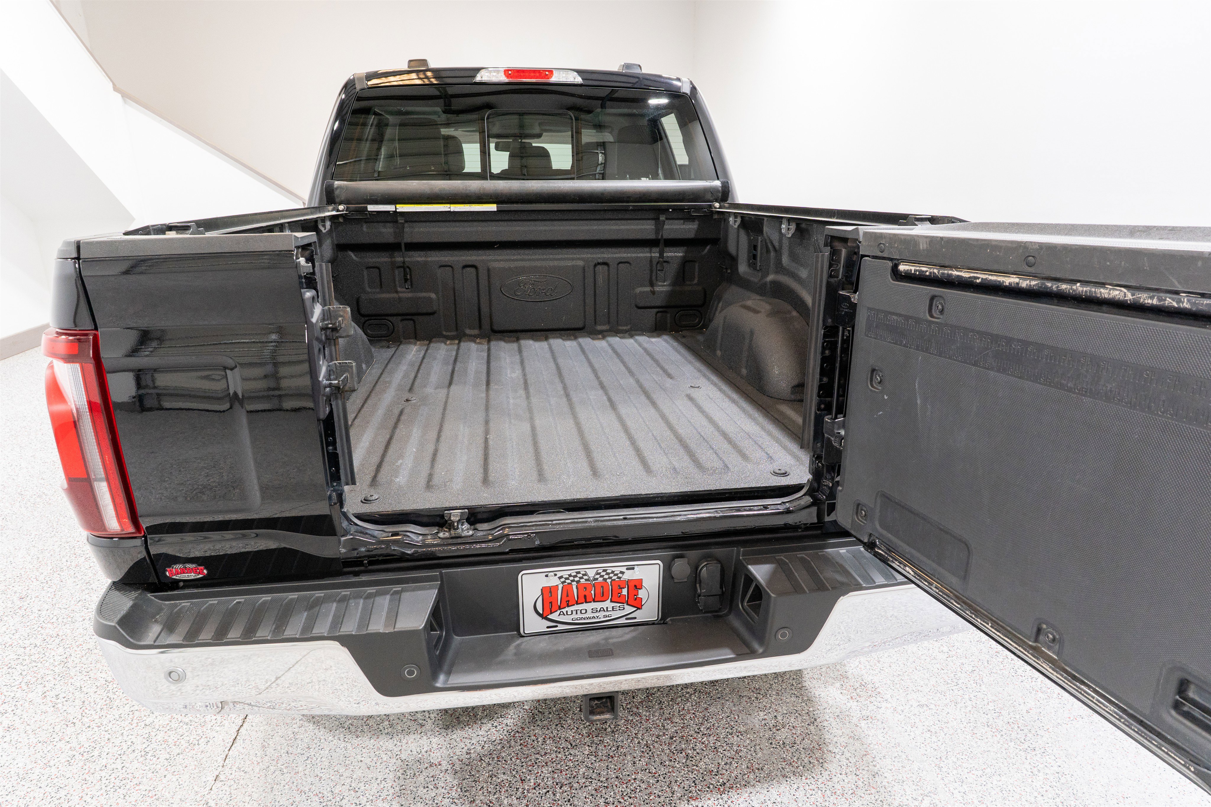 Used 2024 Ford F150 Lariat w/ Bed Utility Package AWD/4WD image 13