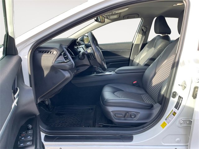Used 2020 Toyota Camry SE image 9