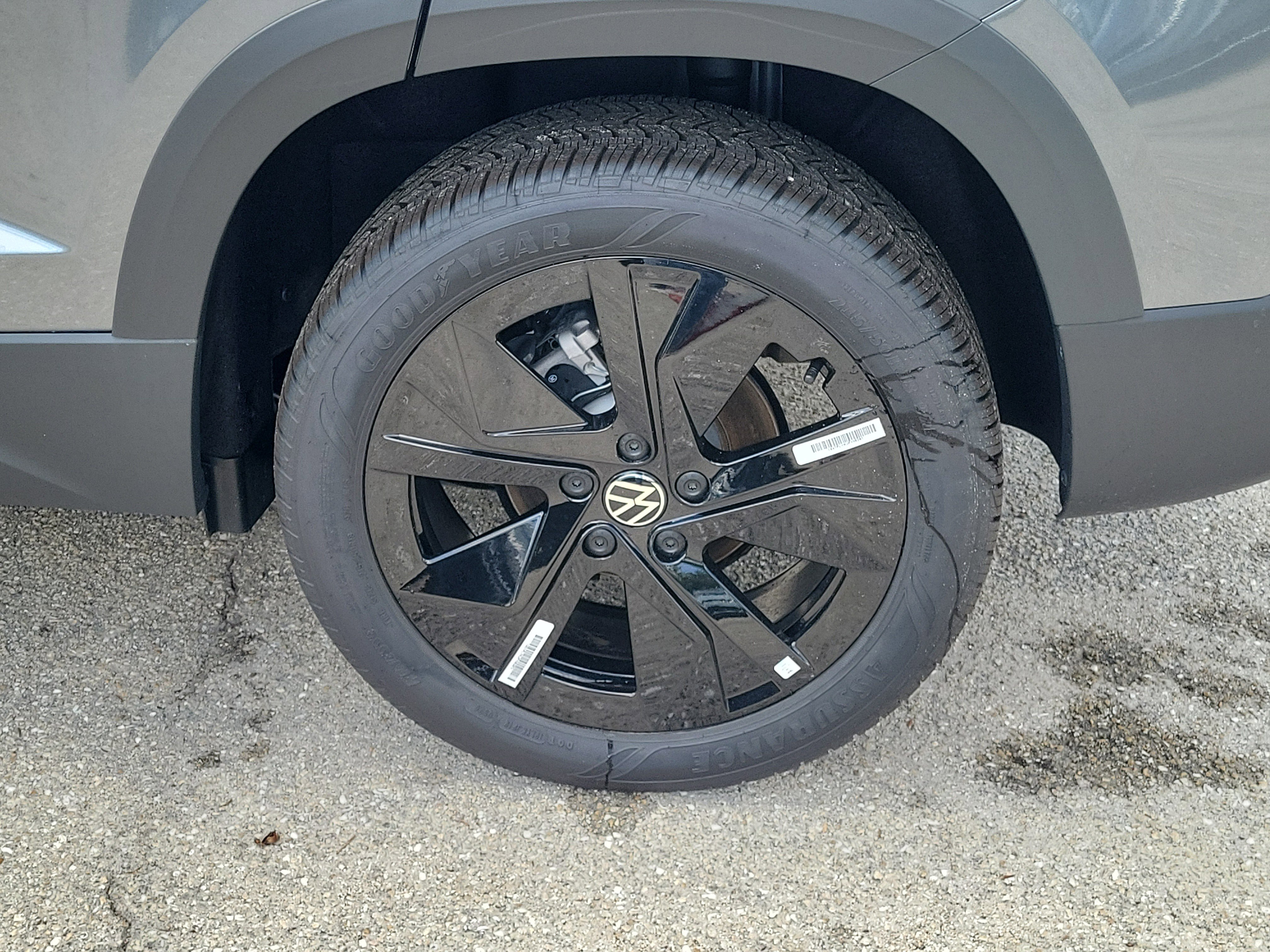 New 2026 Volkswagen Taos SE FWD image 29