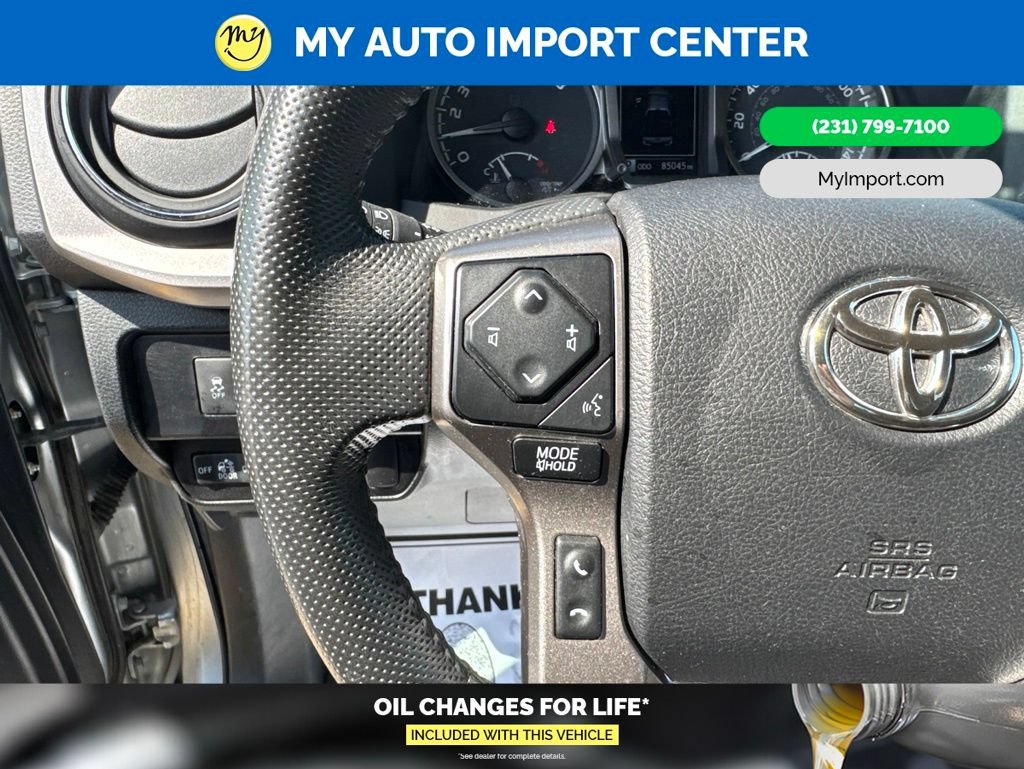Used 2022 Toyota Tacoma SR5 AWD/4WD image 16