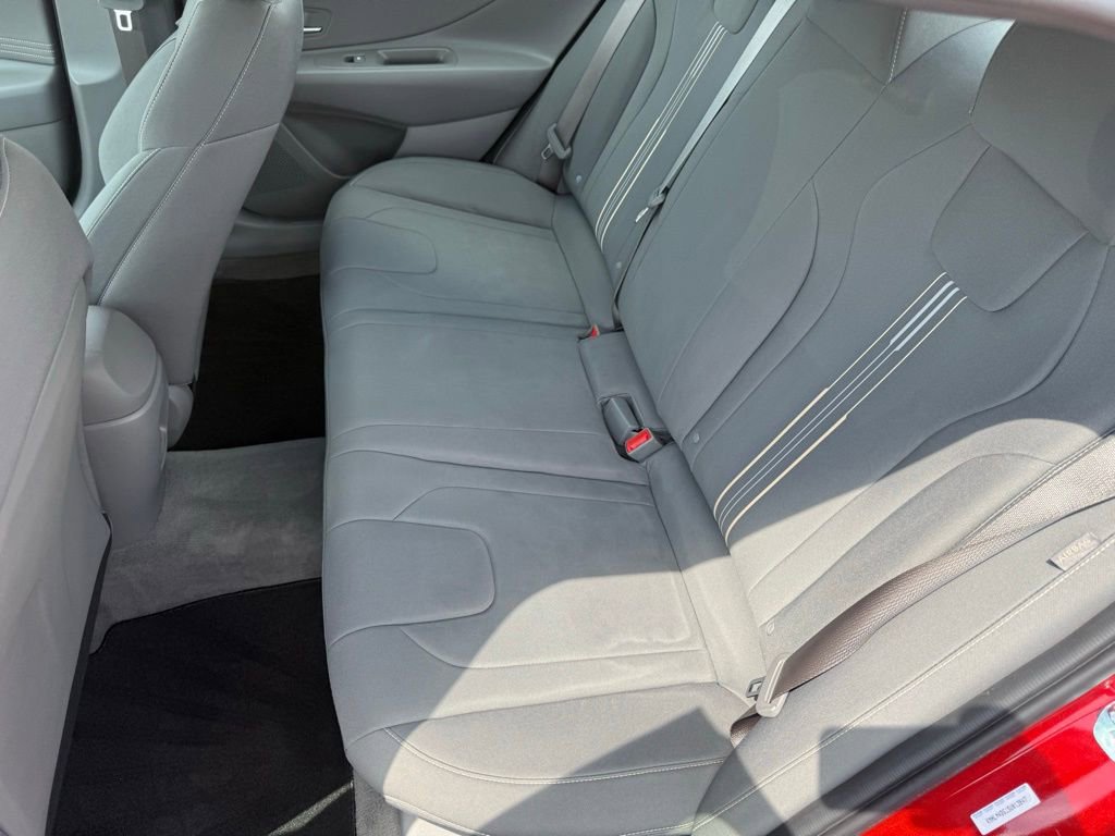 Used 2025 Hyundai Elantra Sport FWD image 33