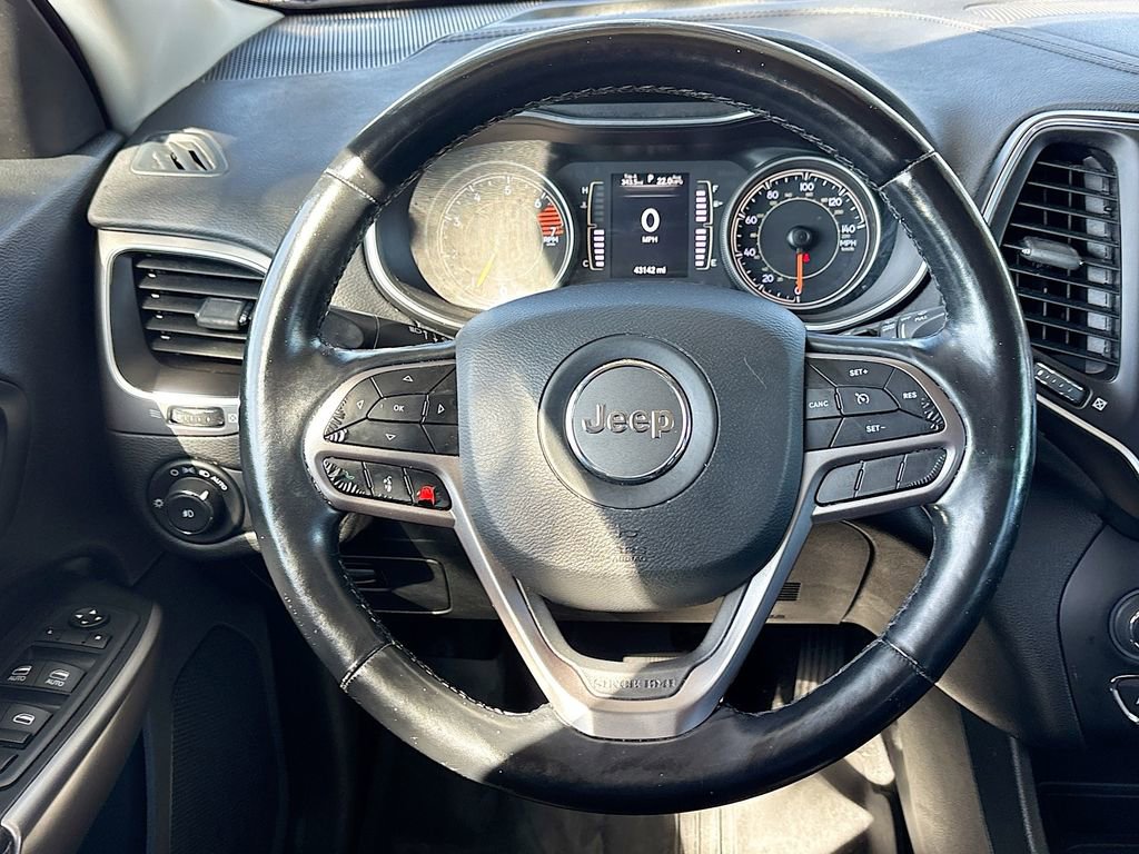 Used 2021 Jeep Cherokee Latitude Plus w/ Sun & Sound Group image 11