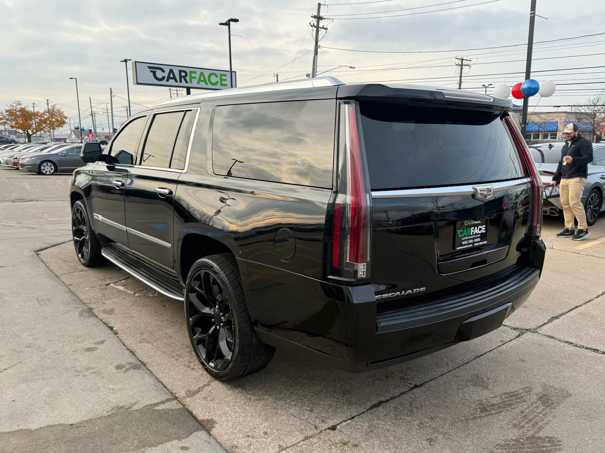 Used 2017 Cadillac Escalade ESV Luxury image 9