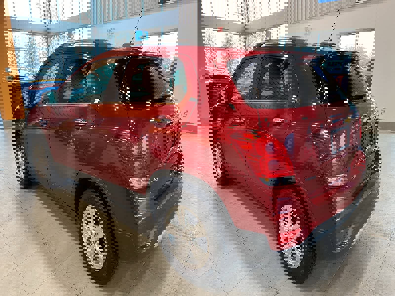 Used 2020 Chevrolet Trax LT w/ Driver Confidence Package image 3