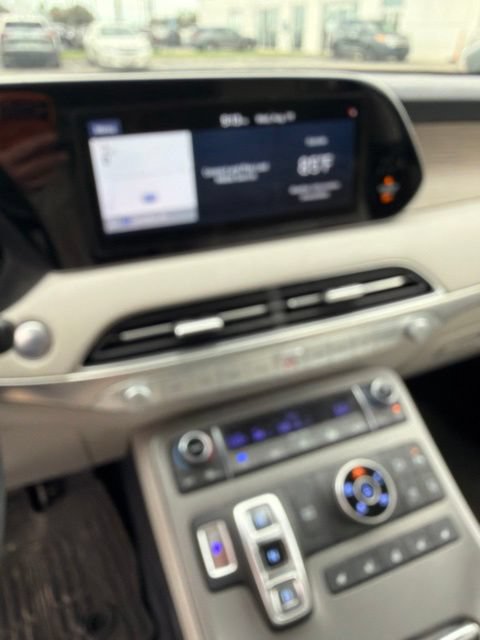 Used 2021 Hyundai Palisade Limited AWD/4WD image 2