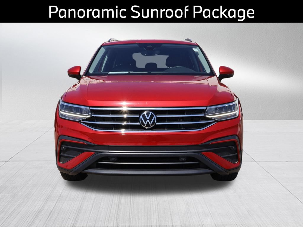 Certified 2023 Volkswagen Tiguan SE w/ Panoramic Sunroof Package AWD/4WD image 3