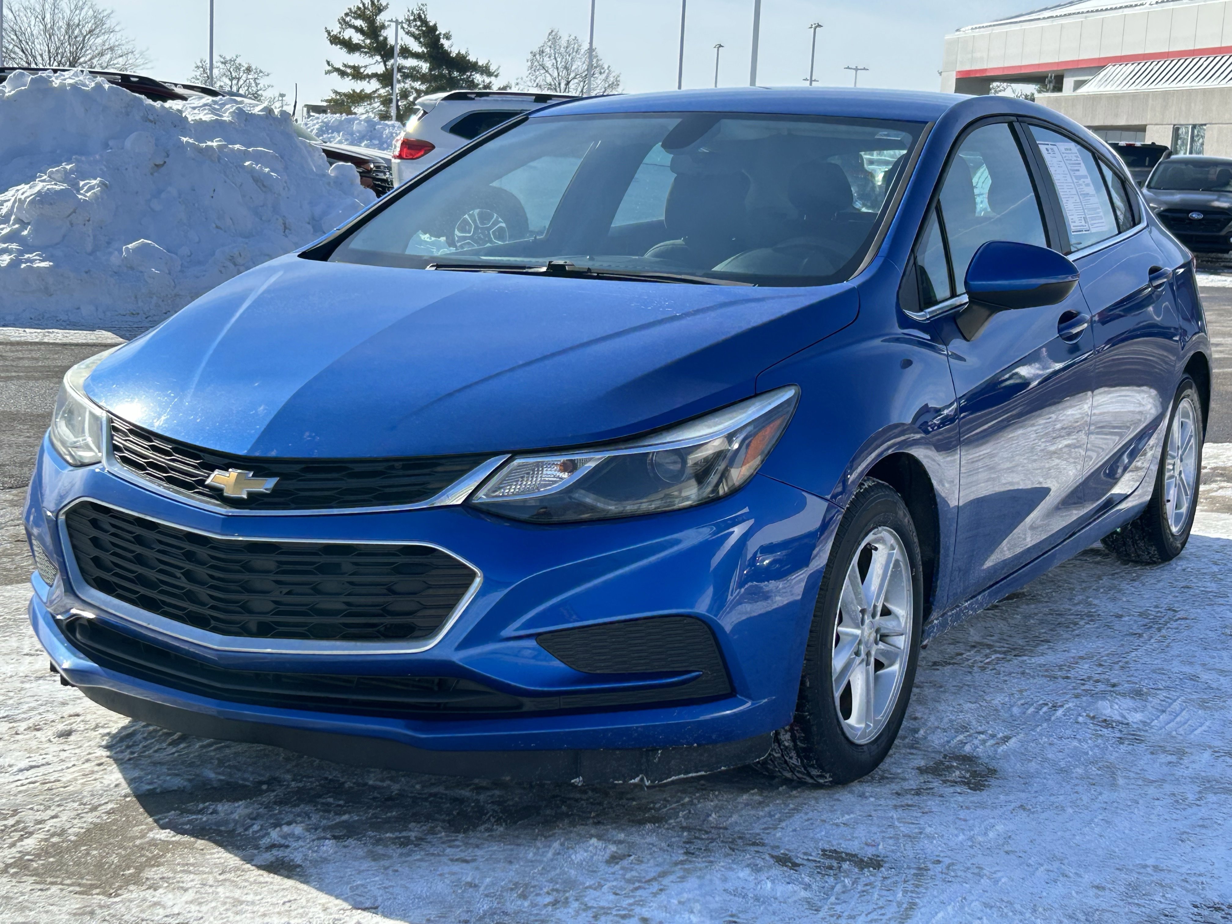 Used 2017 Chevrolet Cruze LT image 2