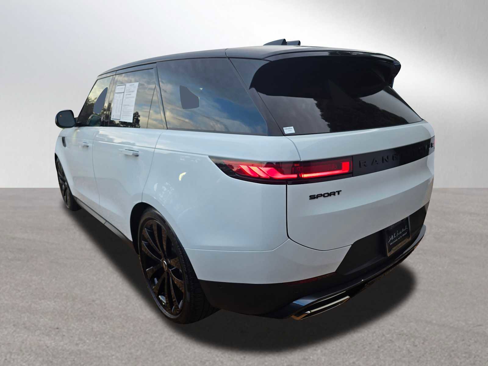 Certified 2025 Land Rover Range Rover Sport SE image 3