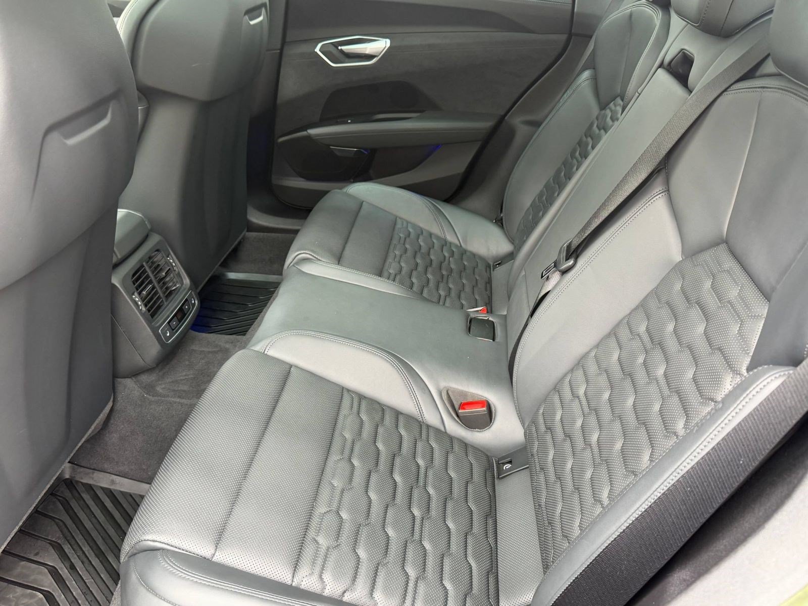 Used 2023 Audi e-tron GT Premium Plus w/ Performance Package AWD/4WD image 21