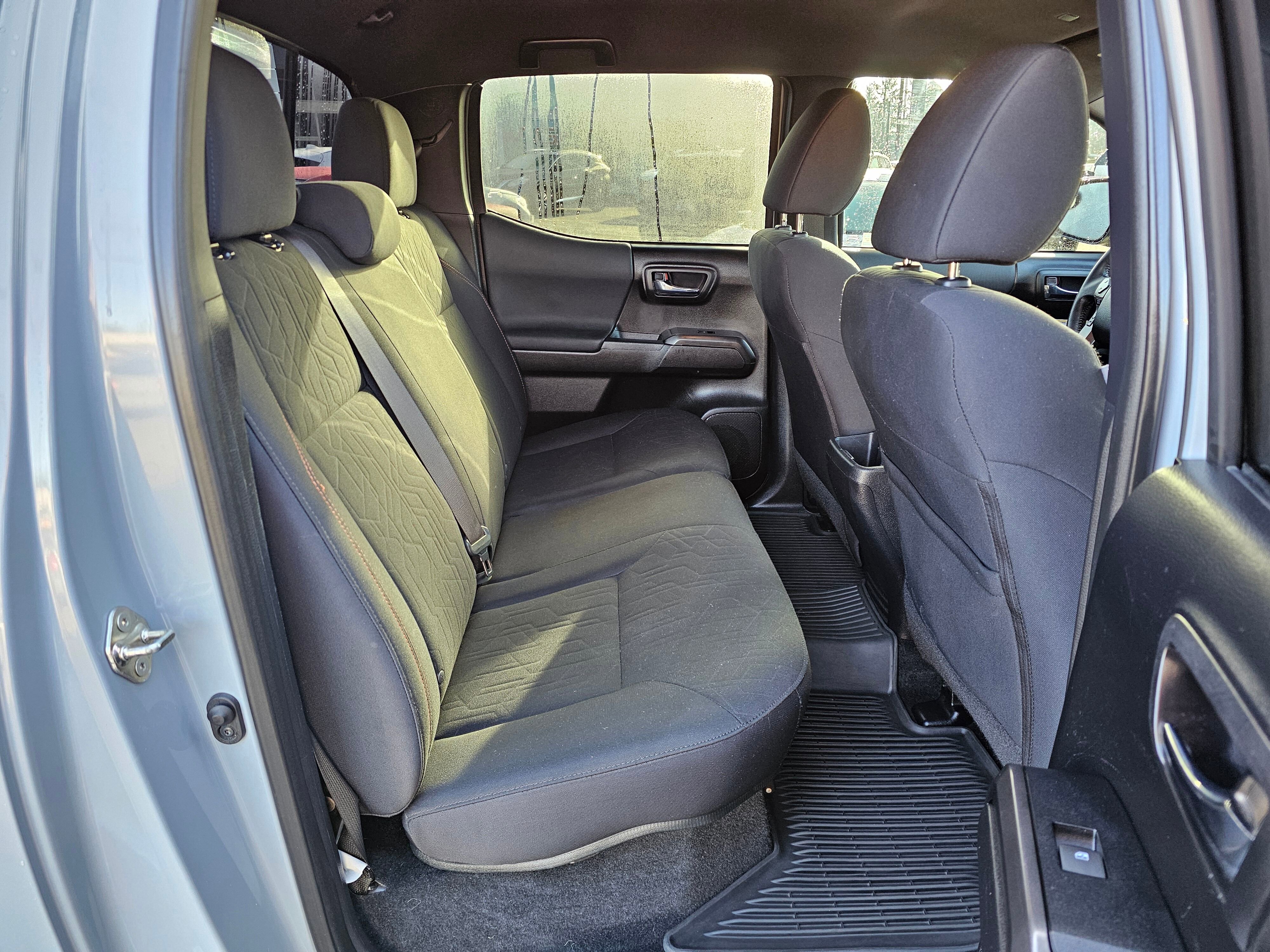 Used 2019 Toyota Tacoma TRD Off-Road image 12