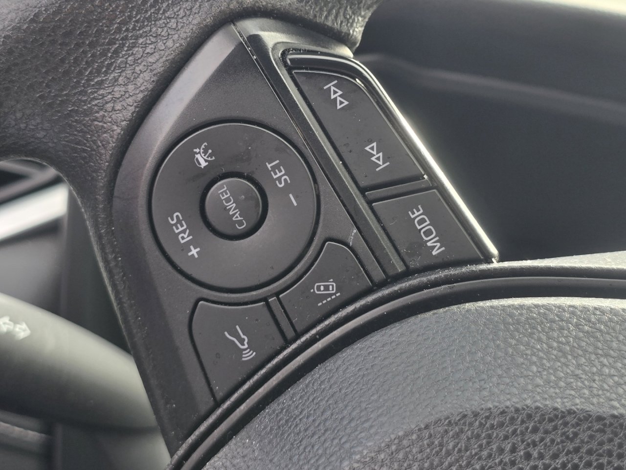 Used 2023 Toyota RAV4 LE image 23