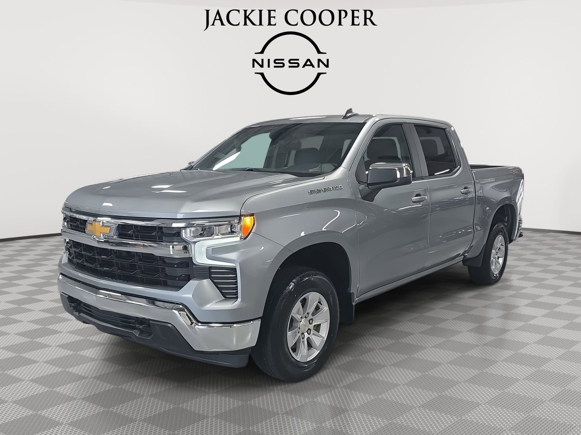 Used 2025 Chevrolet Silverado 1500 LT image 1