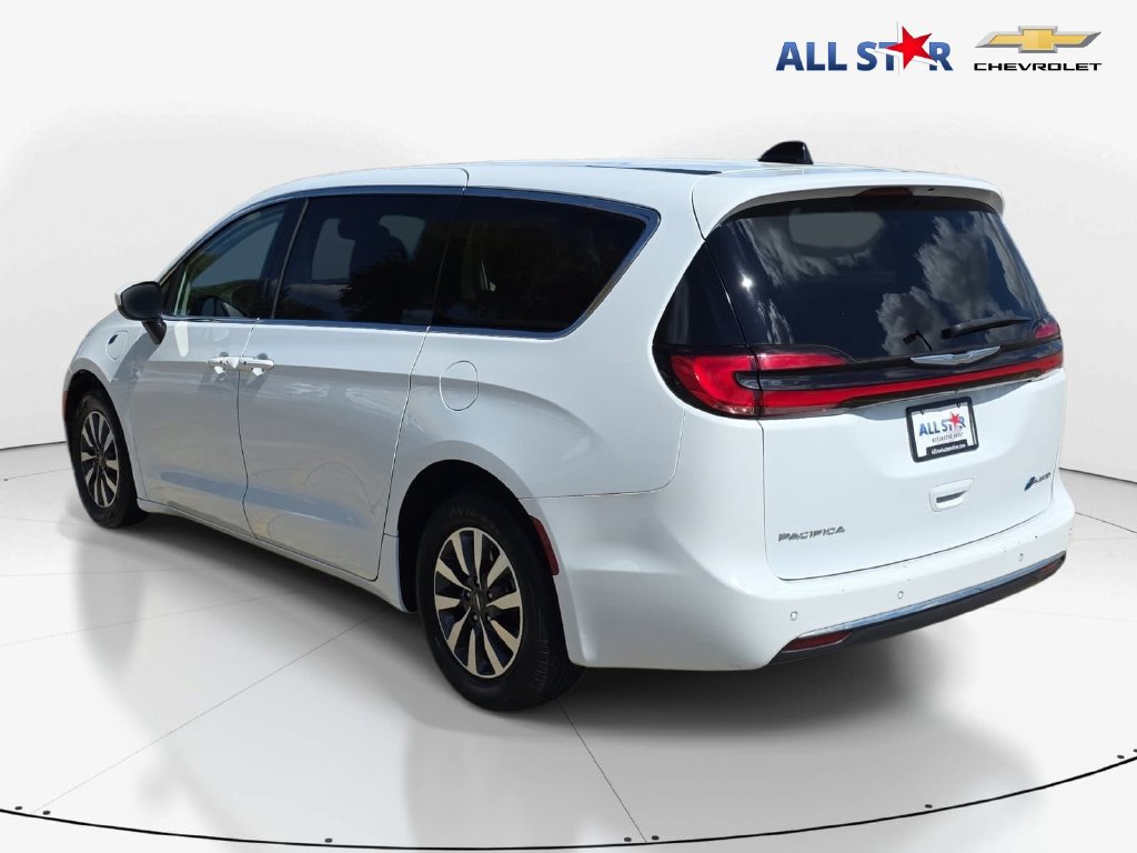 Used 2023 Chrysler Pacifica Touring-L FWD image 6