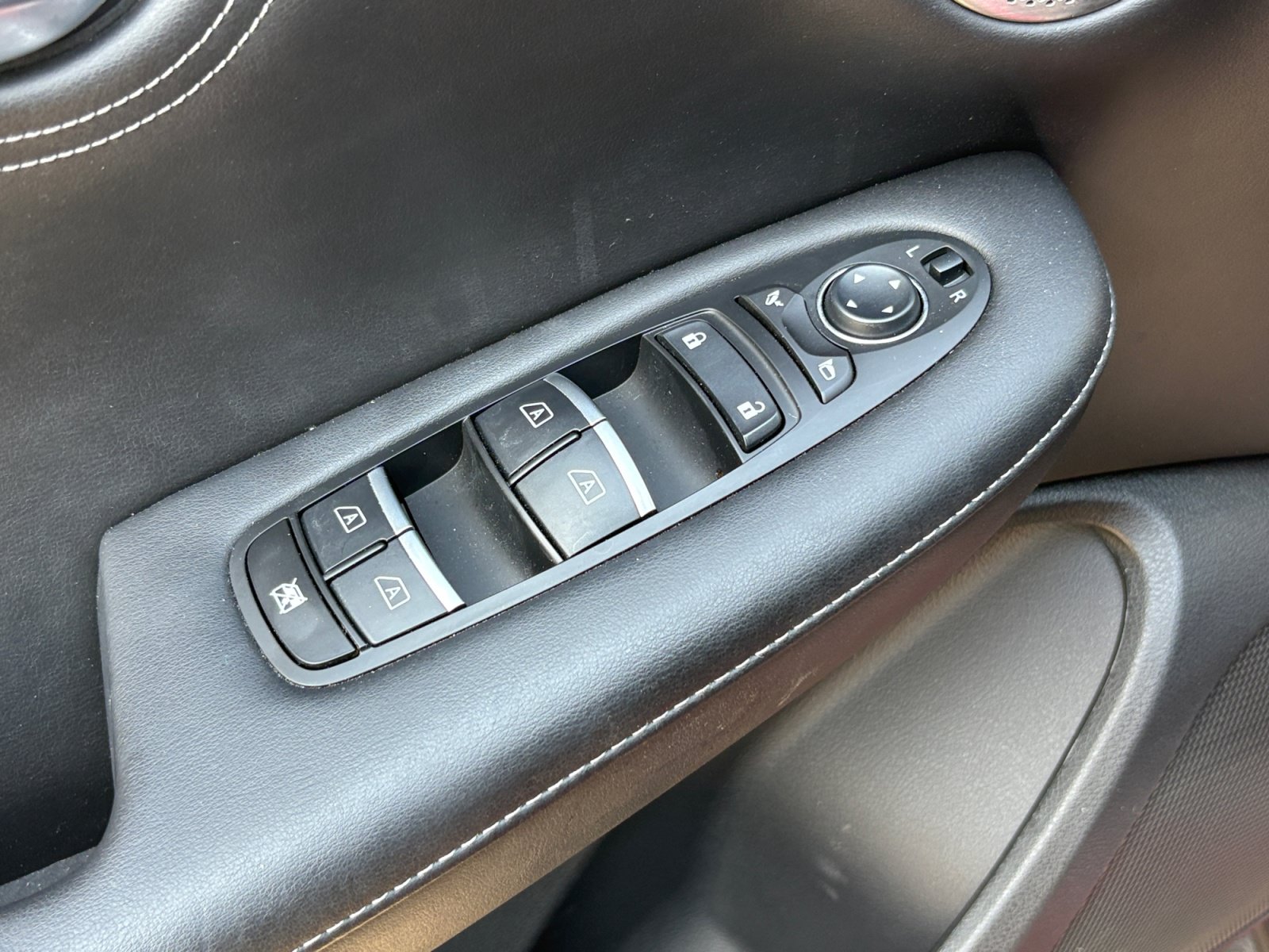 Used 2023 INFINITI QX50 Sensory AWD/4WD image 16