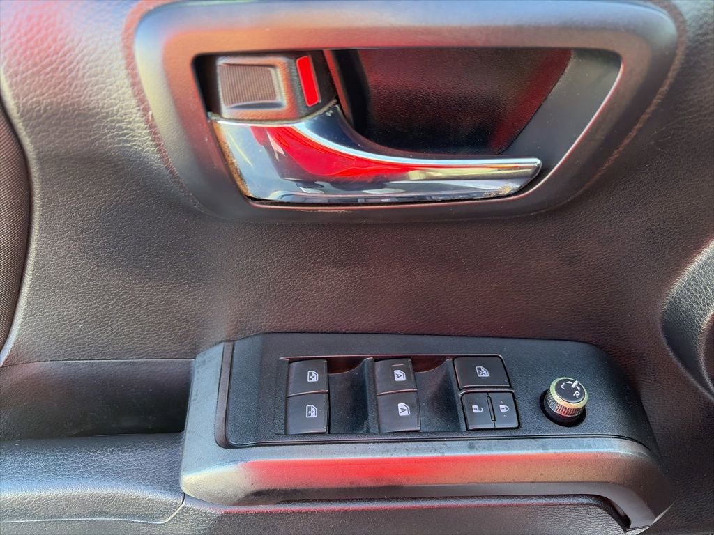 Used 2018 Toyota Tacoma TRD Sport image 14