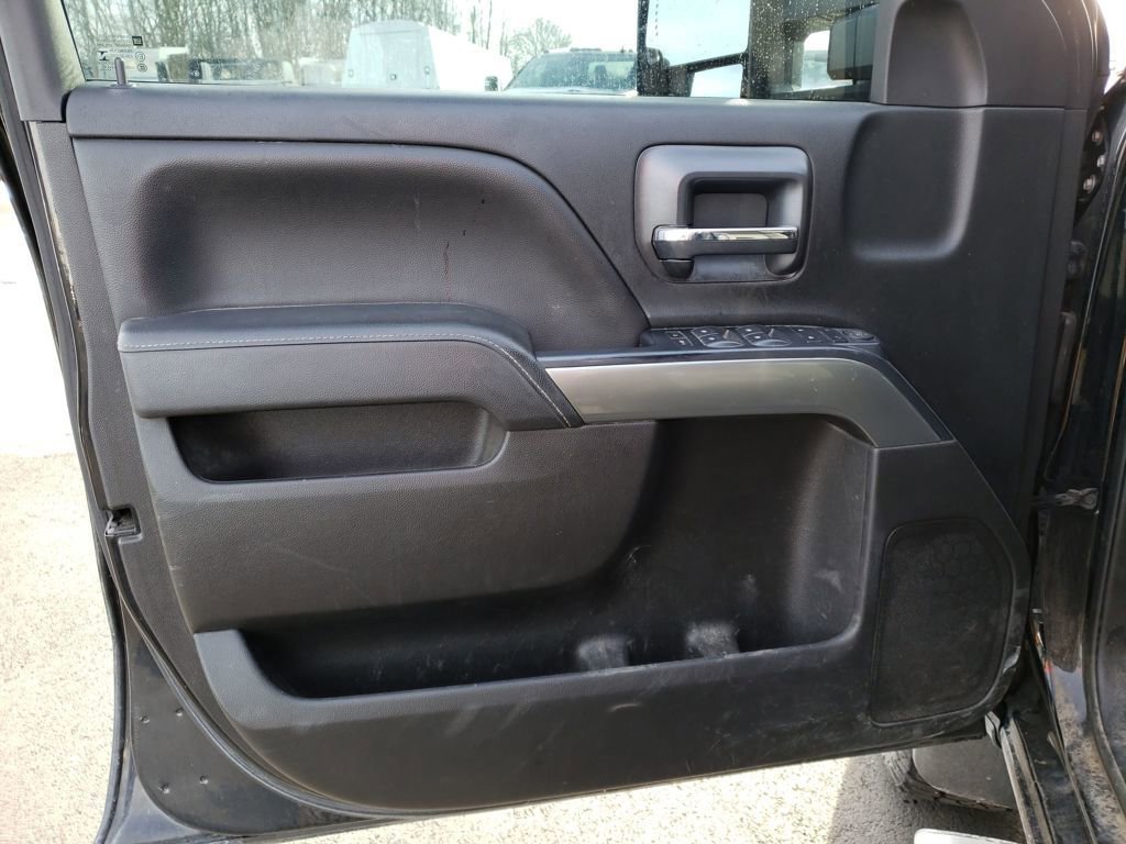 Used 2018 Chevrolet Silverado 2500 LT w/ Custom Sport Edition image 11