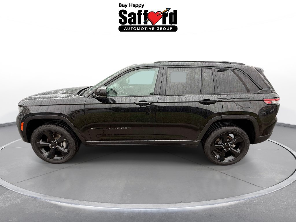 Used 2025 Jeep Grand Cherokee Altitude AWD/4WD image 4