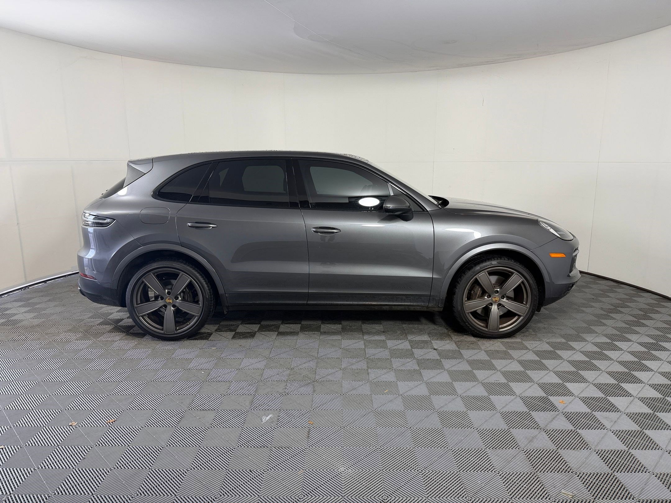 Used 2022 Porsche Cayenne AWD/4WD image 8