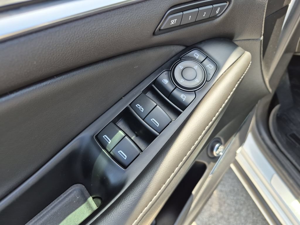 Used 2024 Buick Enclave Avenir w/ Avenir Technology Package FWD image 20
