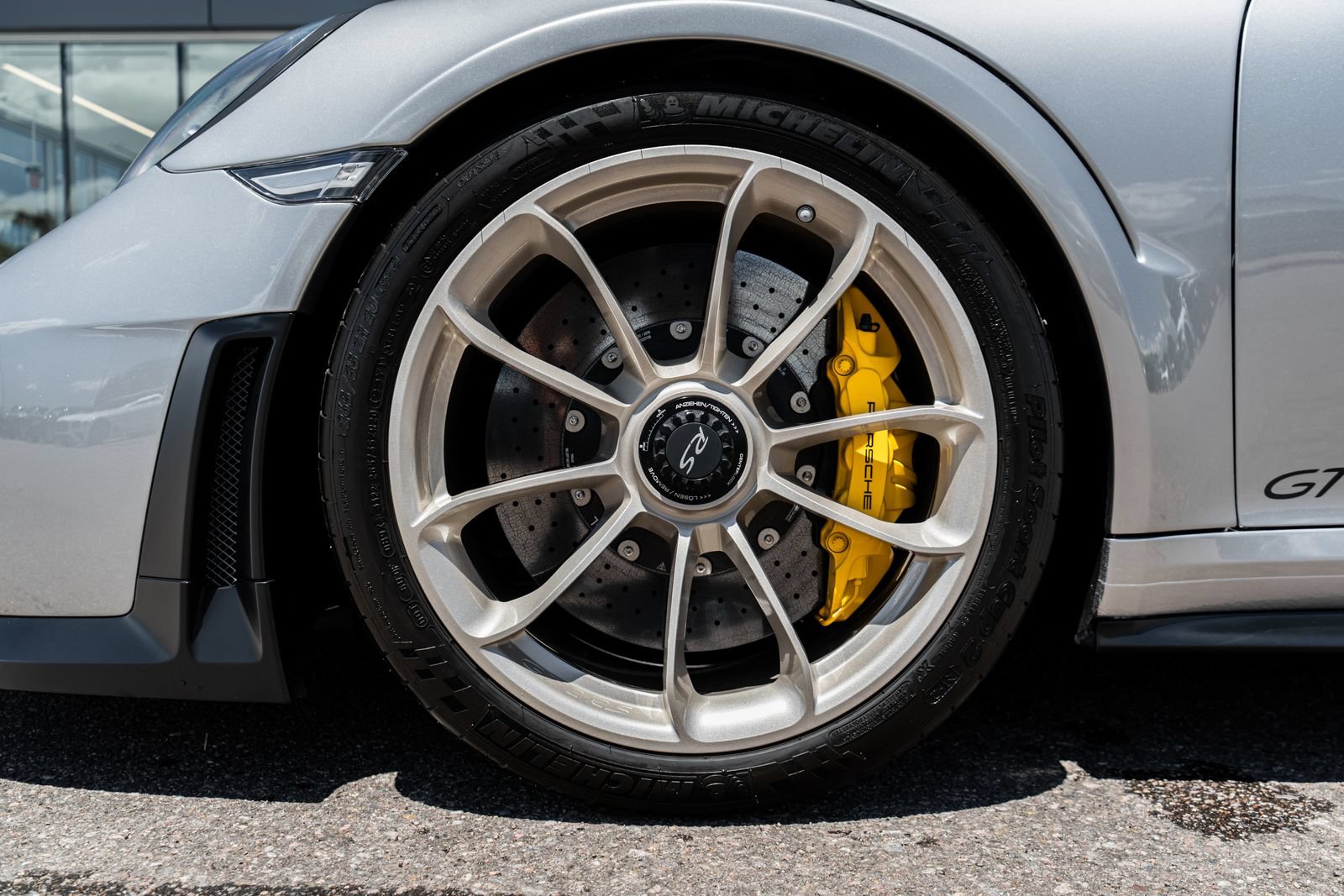 Used 2019 Porsche 911 GT2 RS RWD image 6