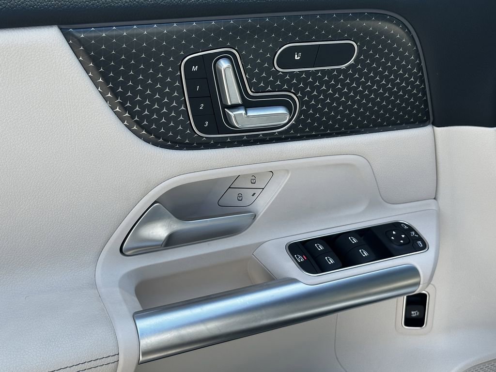 Certified 2025 Mercedes-Benz GLA 250 4MATIC image 12