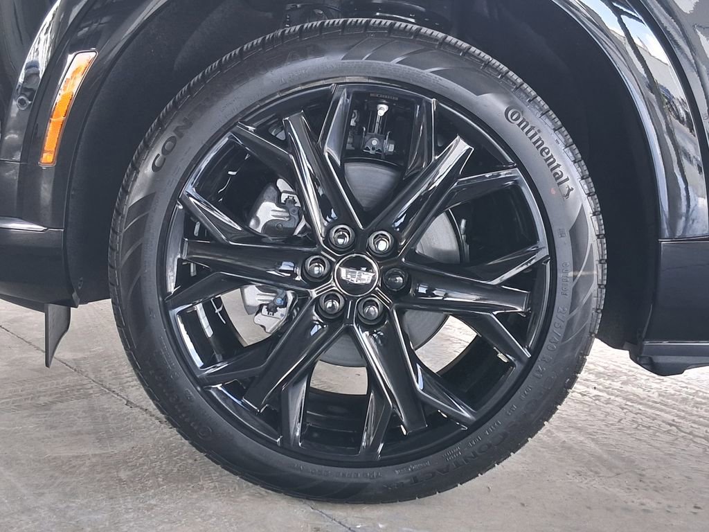 New 2026 Cadillac Optiq Sport 1 w/ LPO, ONYX Package RWD image 29