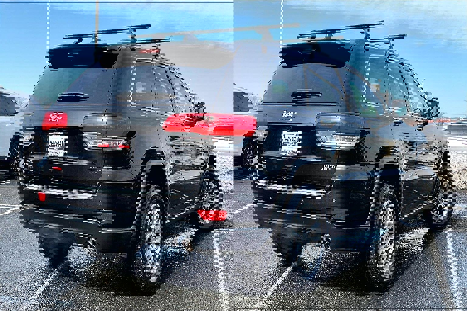 Used 2015 Jeep Grand Cherokee Limited w/ Luxury Group II image 12