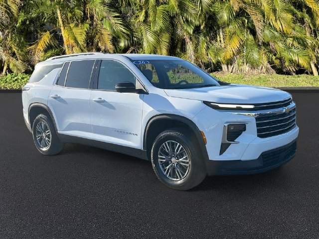 Used 2026 Chevrolet Traverse LT w/ Driver Confidence Package FWD image 2