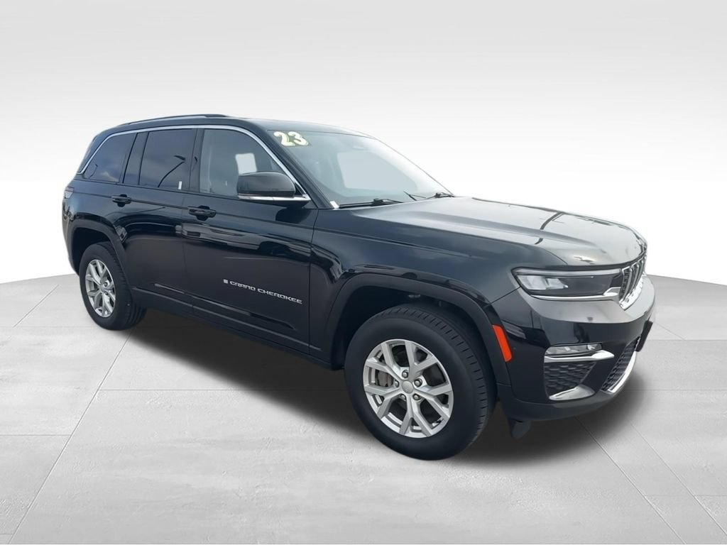 Used 2023 Jeep Grand Cherokee Limited AWD/4WD image 2