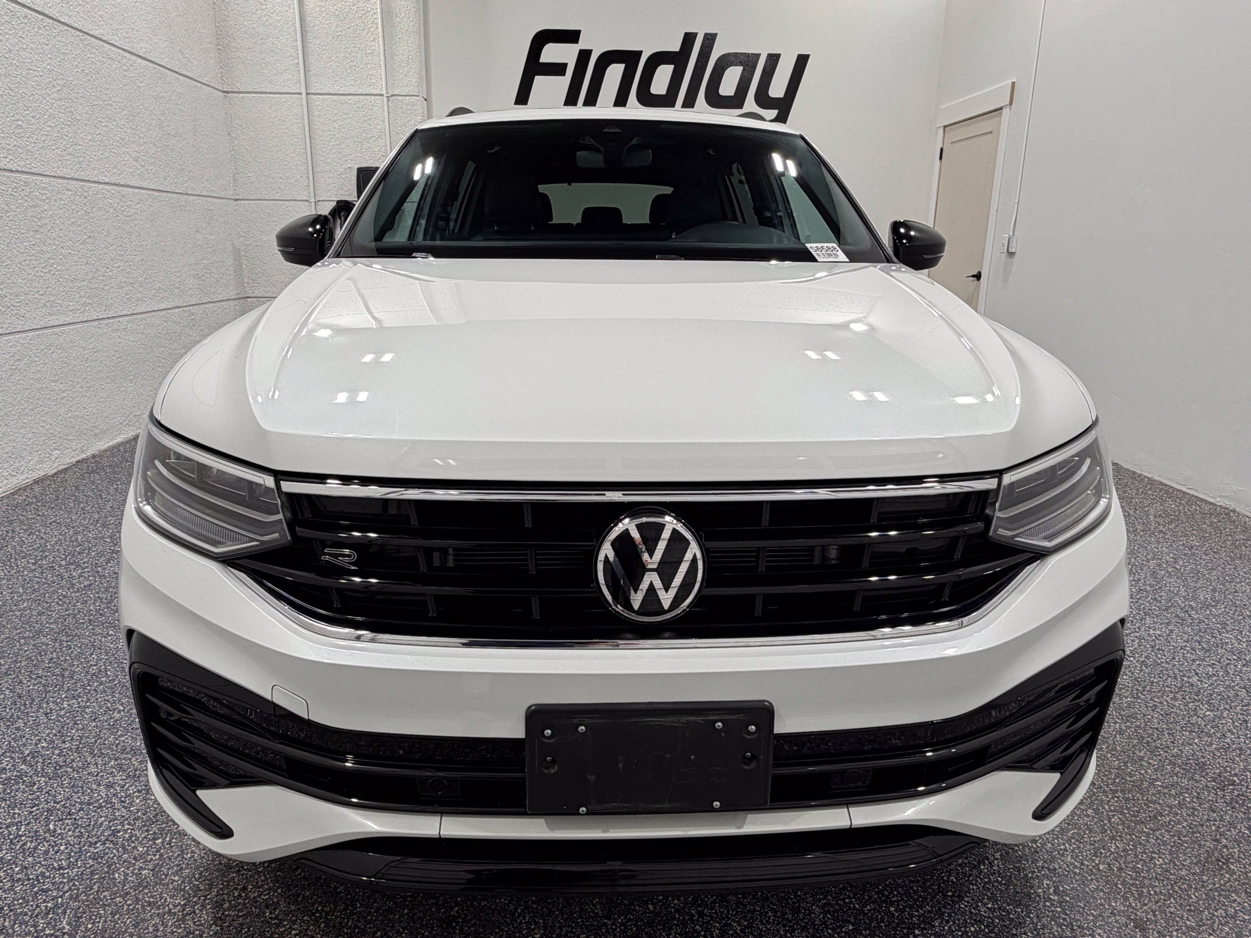 Certified 2023 Volkswagen Tiguan SE R-Line FWD image 10