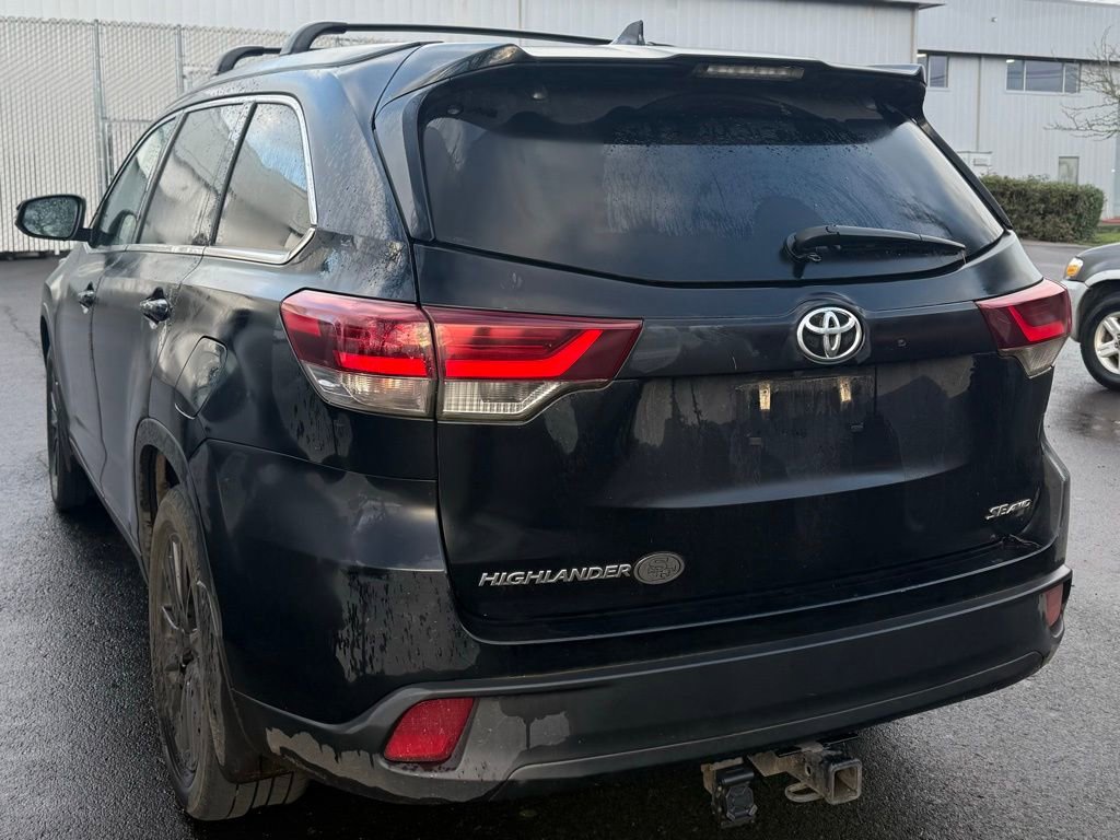 Used 2019 Toyota Highlander SE image 3