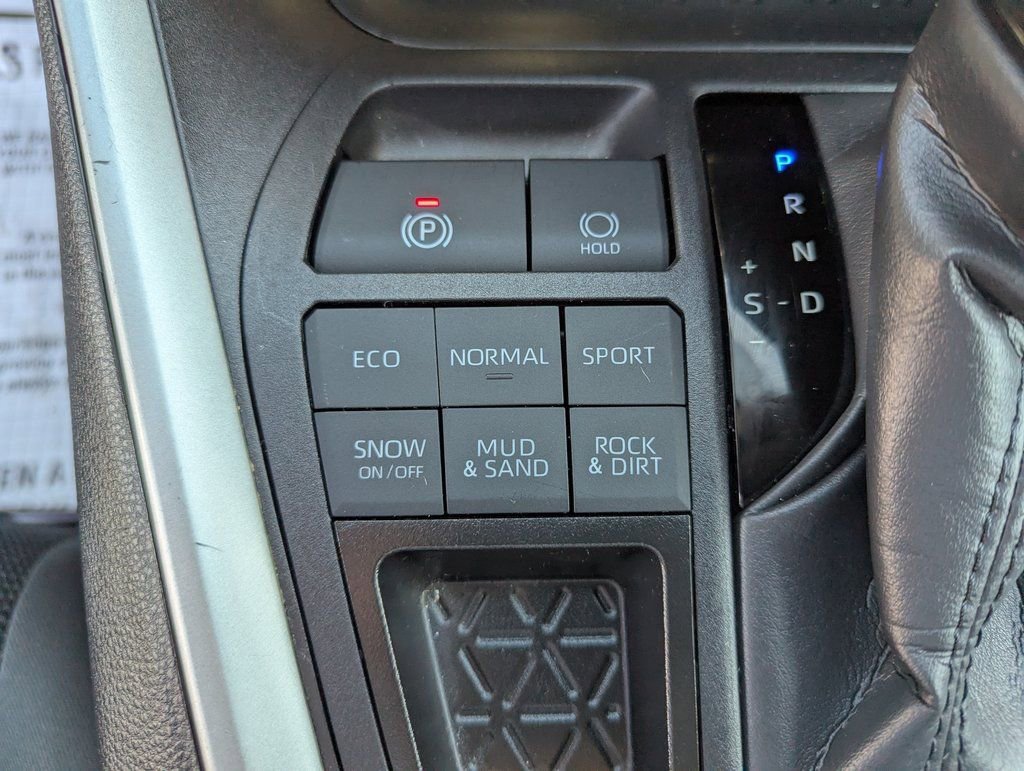 Used 2025 Toyota RAV4 LE image 25