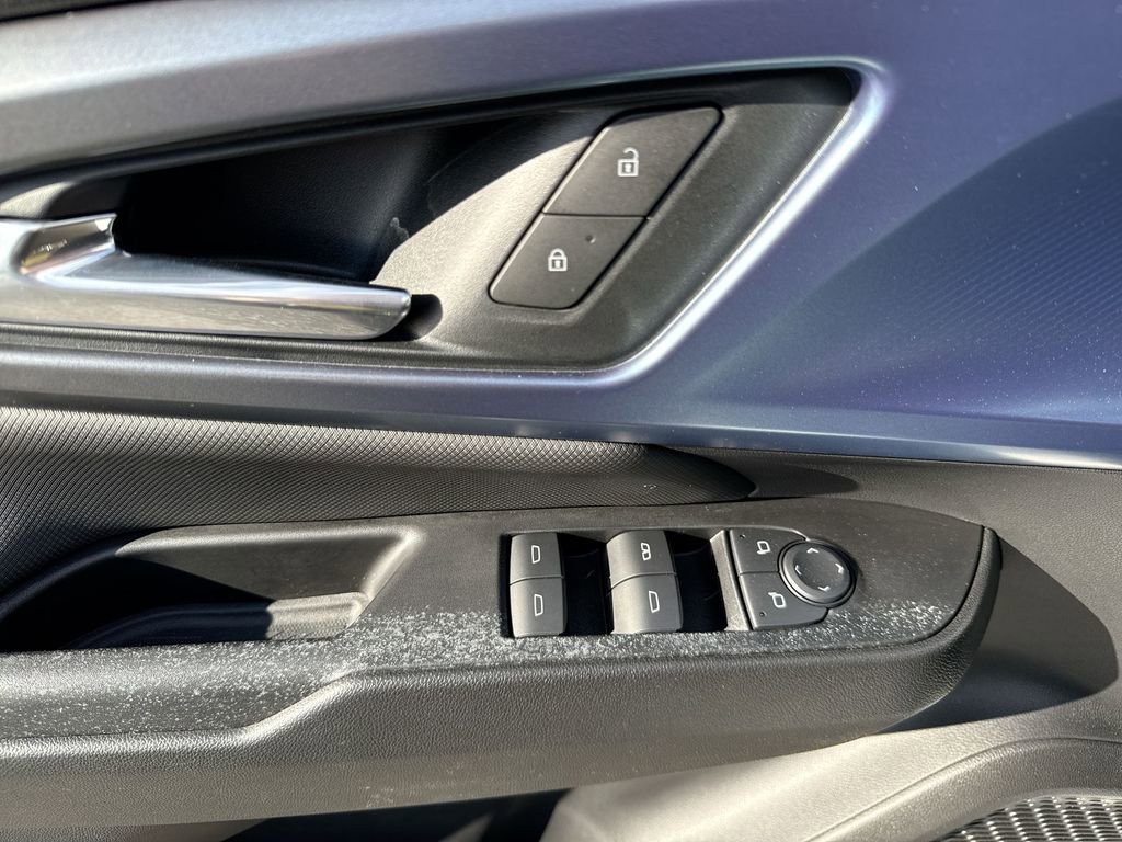 Used 2025 Chevrolet Equinox EV LT image 15