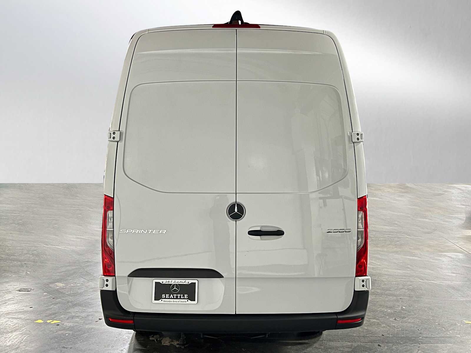 Used 2025 Mercedes-Benz Sprinter 2500 image 4