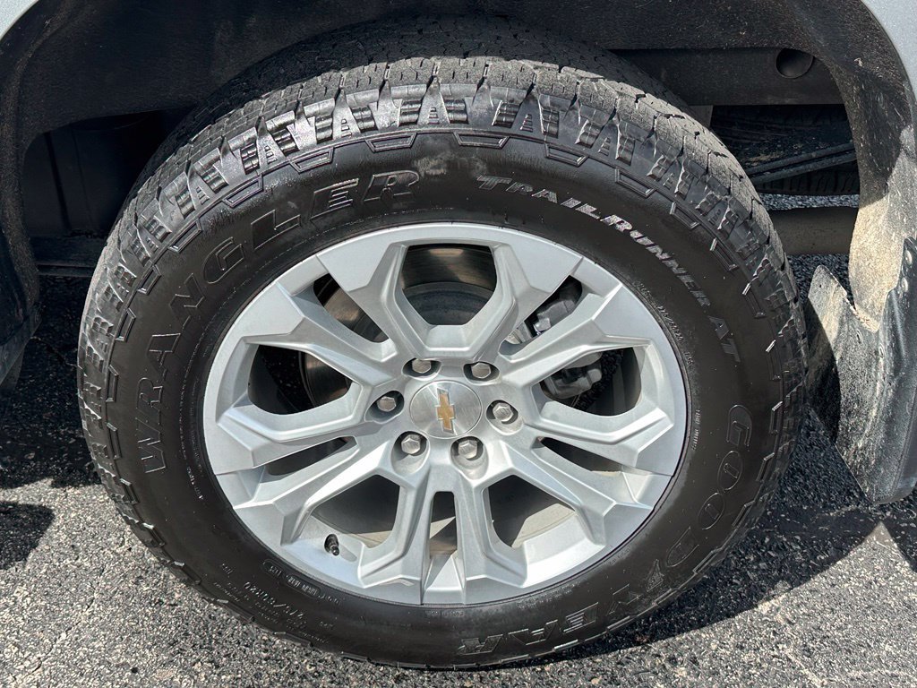 Used 2025 Chevrolet Silverado 1500 LTZ AWD/4WD image 6