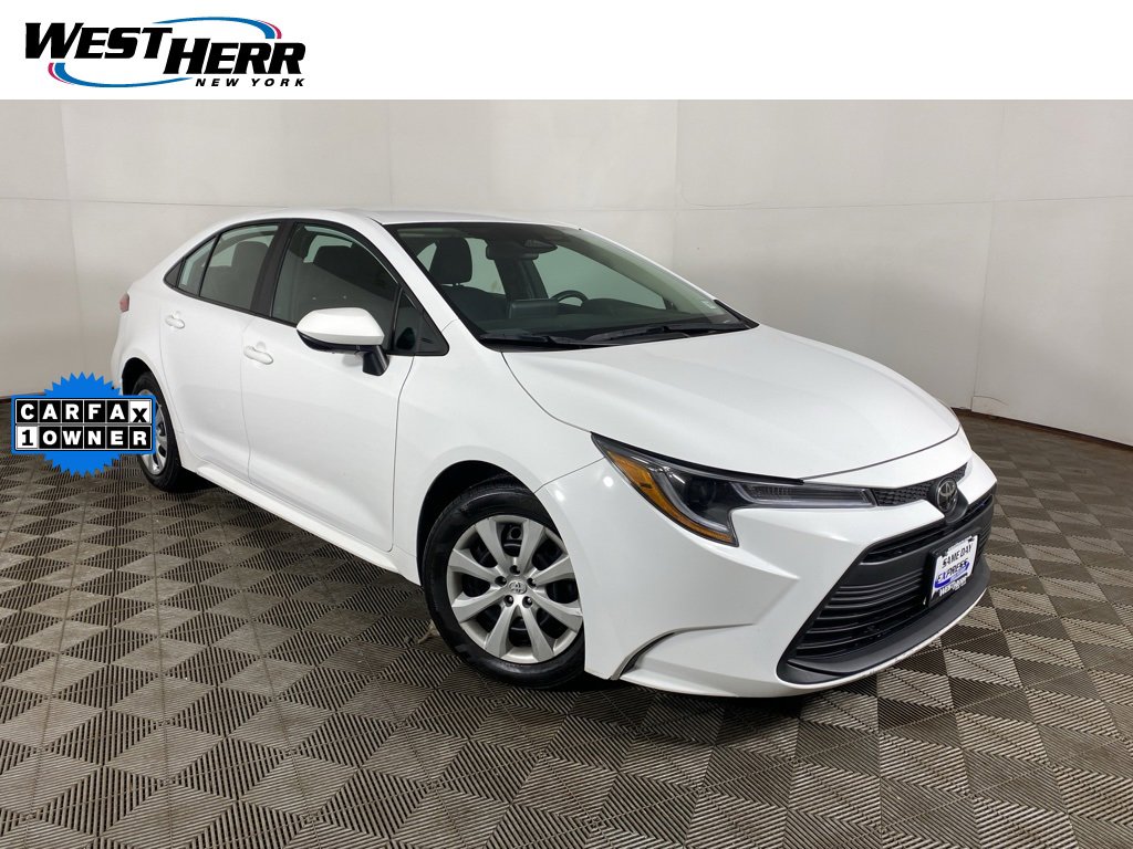 Used 2023 Toyota Corolla LE image 1
