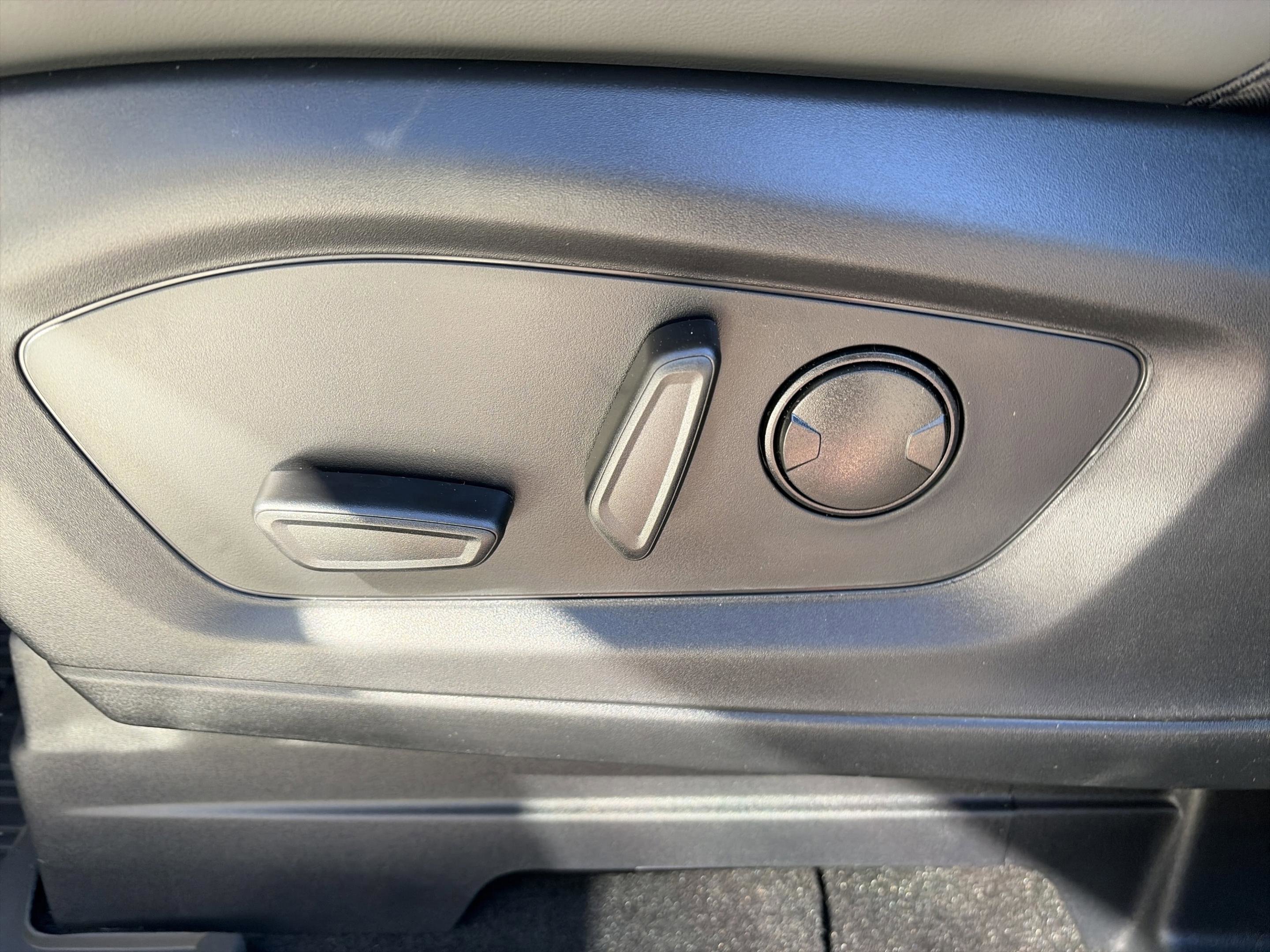 New 2026 Ford Explorer Active w/ Active Comfort Package image 14