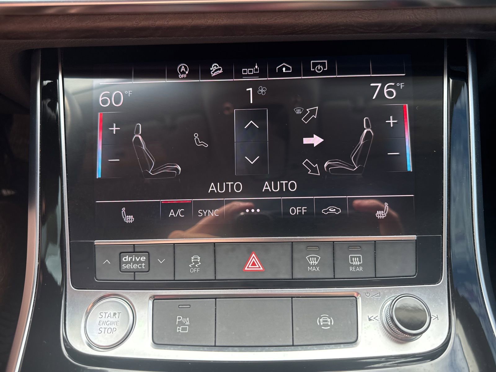 Used 2019 Audi Q8 Premium w/ Convenience Package AWD/4WD image 21
