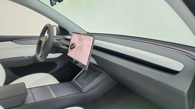 Used 2026 Tesla Model Y 2WD image 19