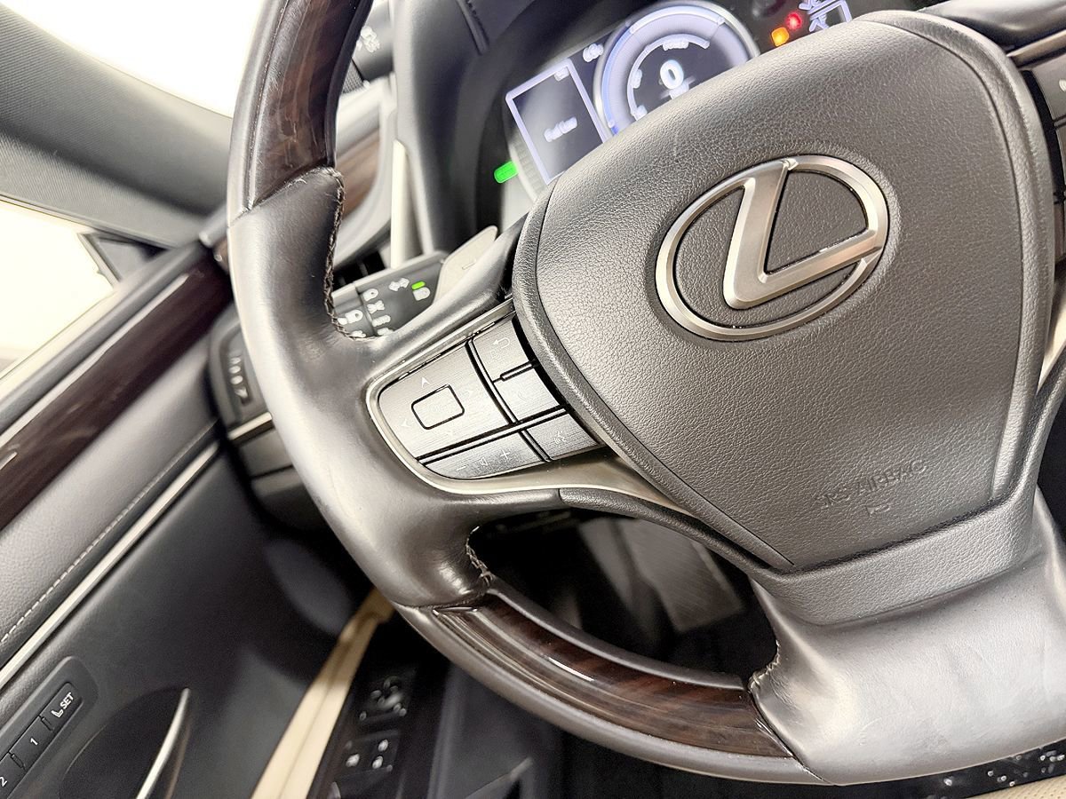 Used 2019 Lexus ES 300h w/ Premium Package FWD image 58