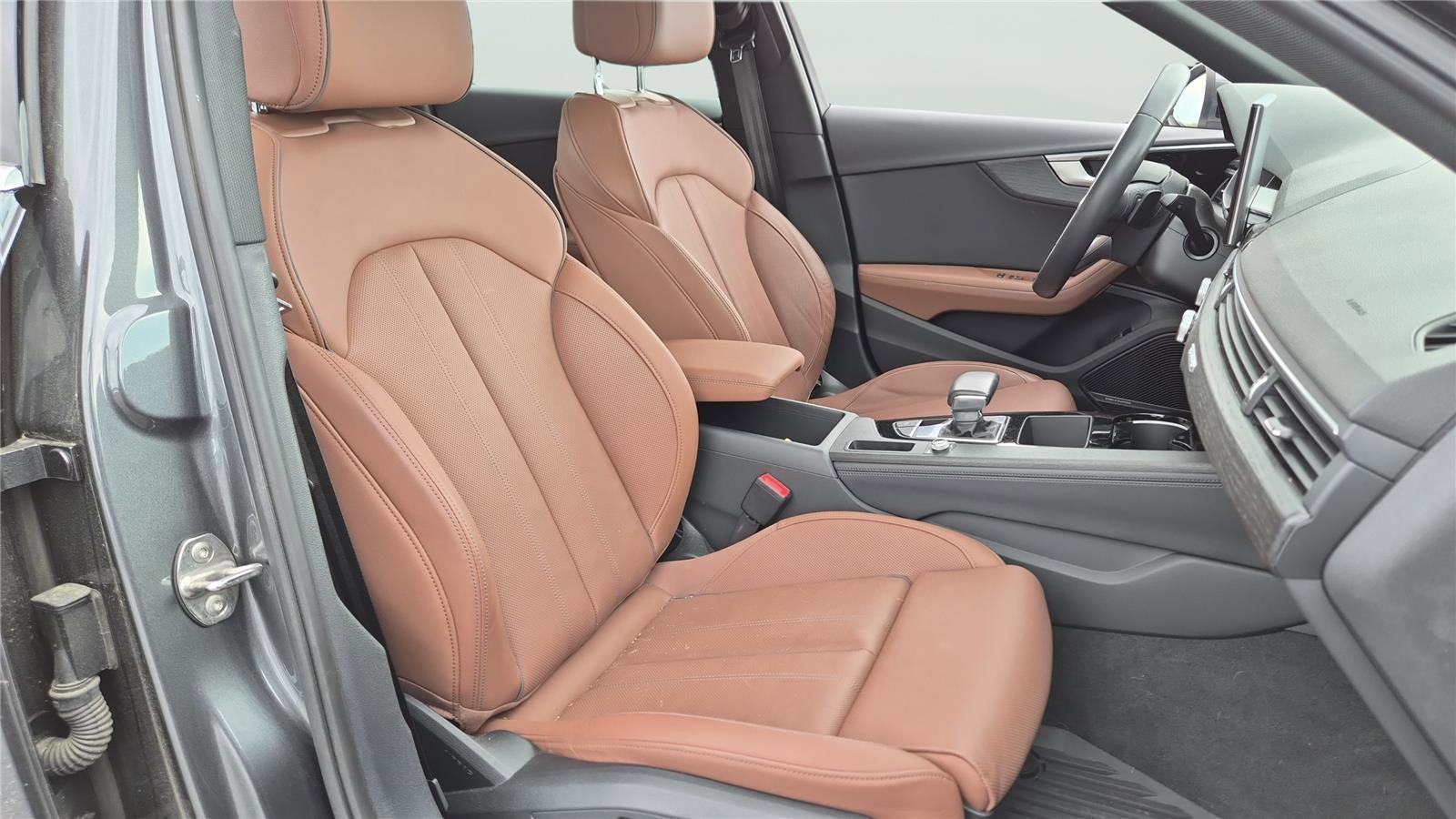 Used 2022 Audi A4 2.0T Premium Plus w/ Premium Plus Package AWD/4WD image 14