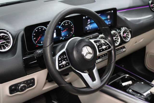Used 2021 Mercedes-Benz GLA 250 w/ Premium Package image 14