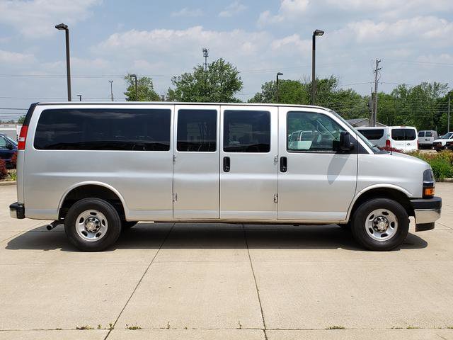 Used 2018 Chevrolet Express 3500 LT w/ LT Preferred Equipment Group RWD image 7