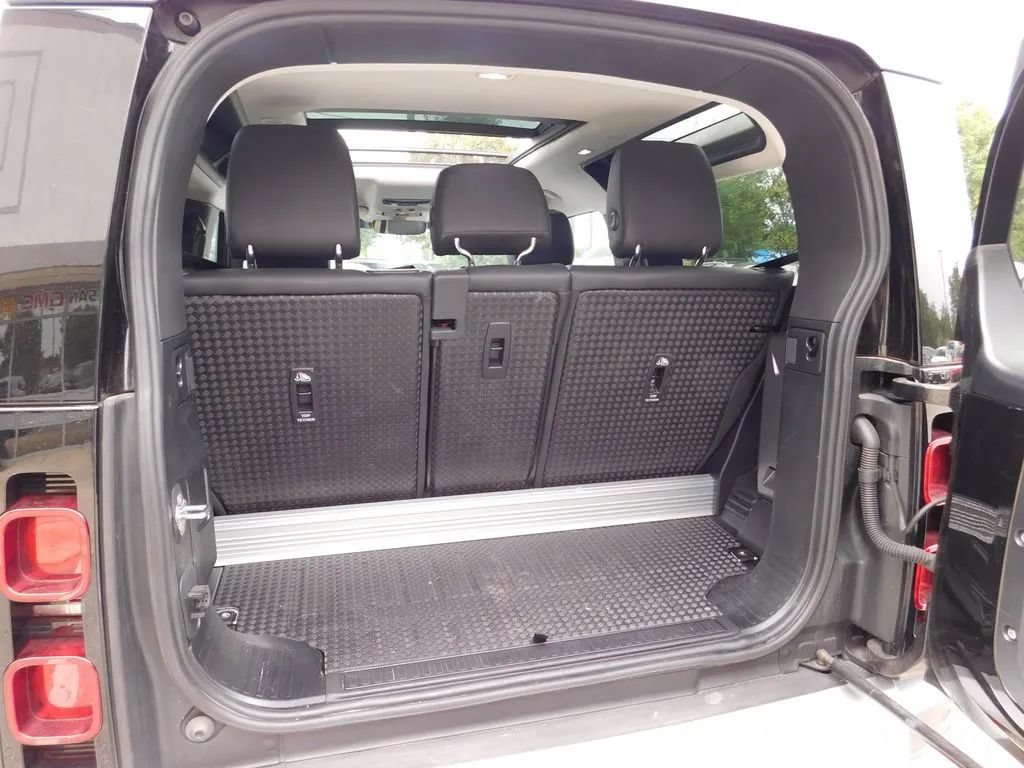 Used 2024 Land Rover Defender 90 S AWD/4WD image 7