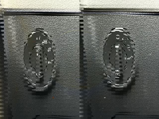 Used 2024 Volkswagen Taos SE image 23