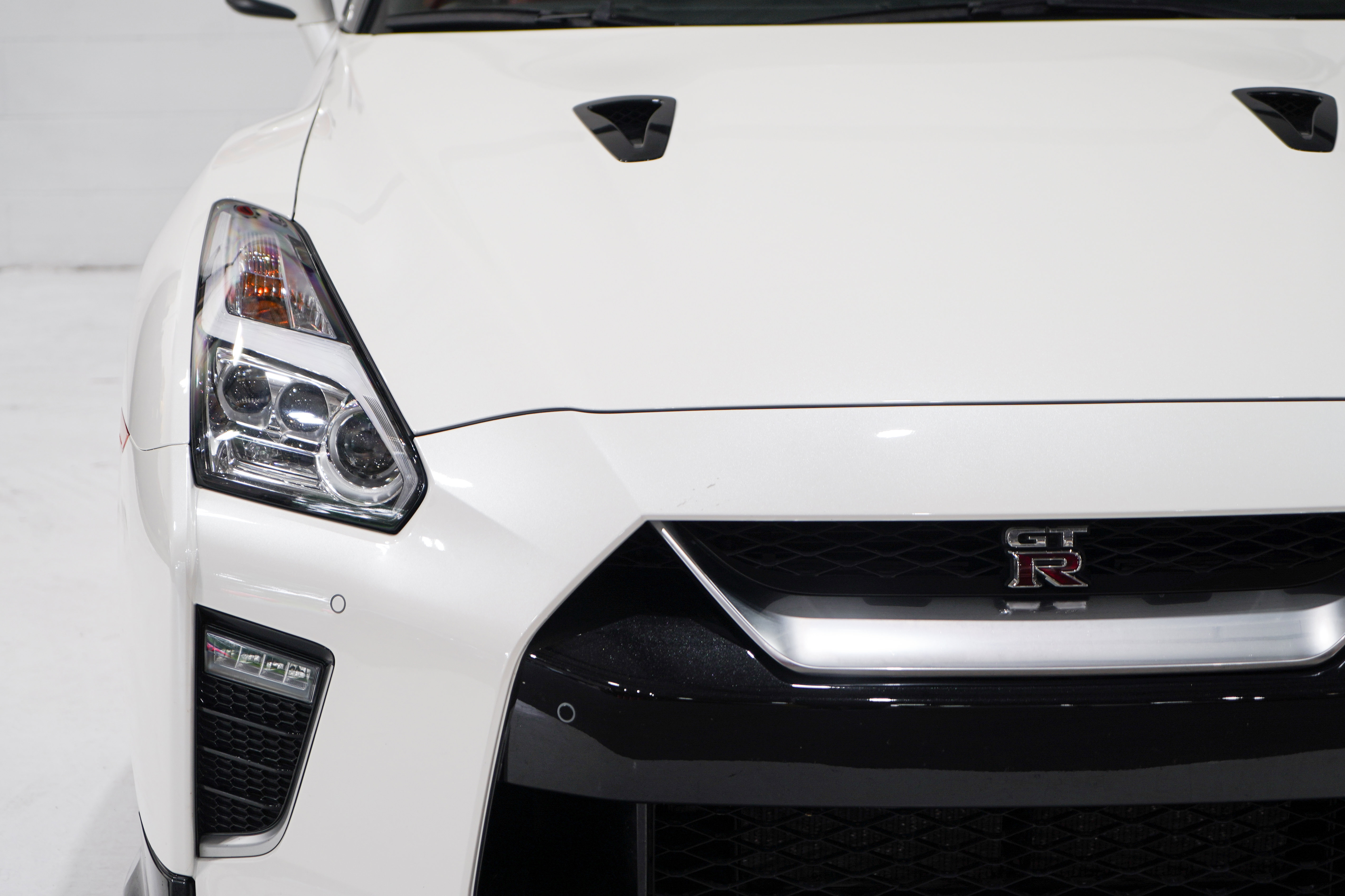 Used 2021 Nissan GT-R Premium AWD/4WD image 28