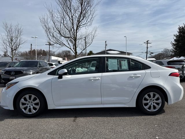 Used 2022 Toyota Corolla LE image 2