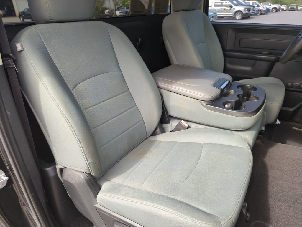 Used 2015 RAM 1500 Express RWD image 29